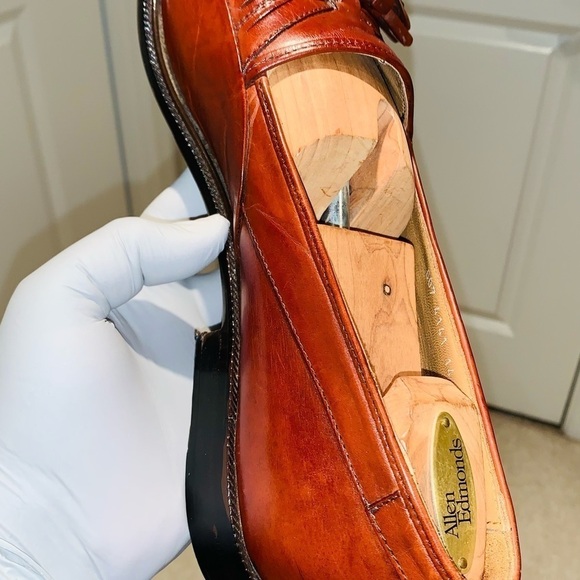 Cable & Company Italian Leather Tassel Loafers. - Picture 9 of 14